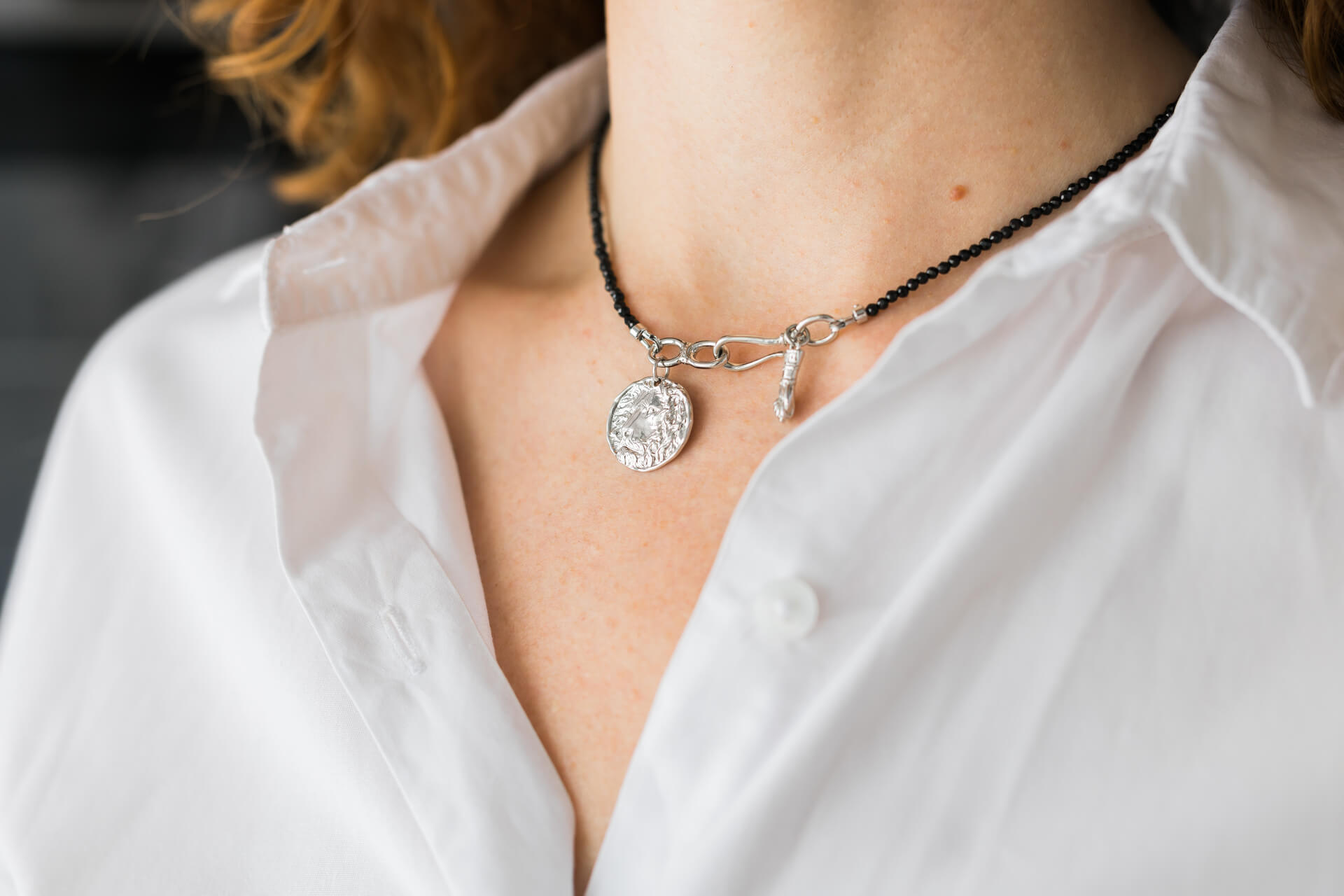 Кога бижутата с послание са най-подходящи