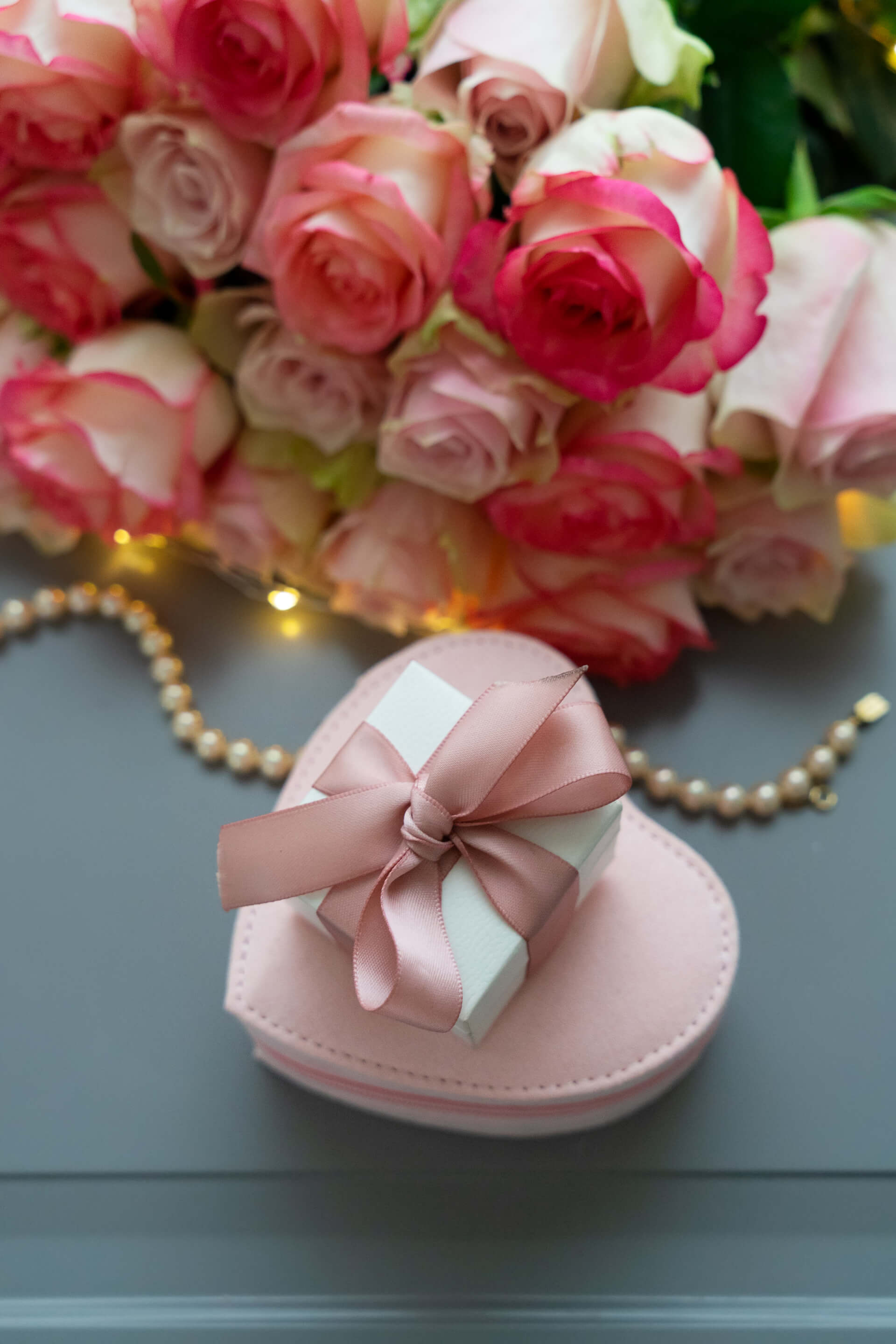 Бижута със сърца и романтична символика